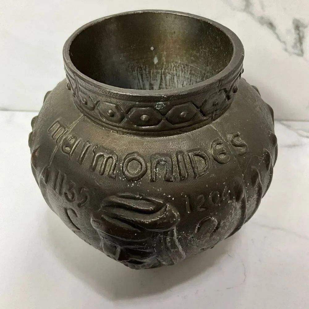 VINTAGE 1968 Schering Brass Mortar & Pestle 6th Edition - Picture 9 of 10